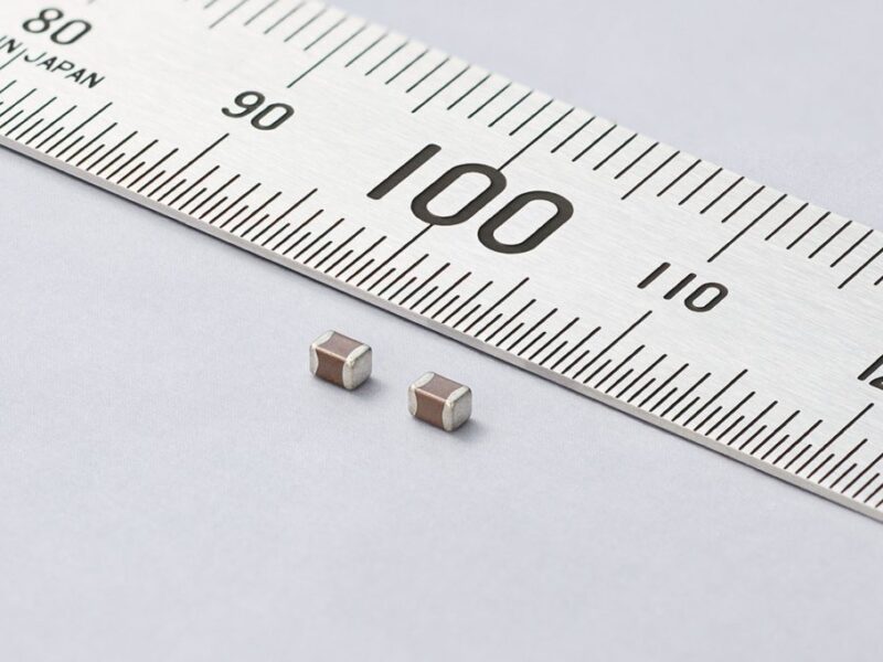 First automotive 10 µF, 50 Vdc MLCC in 0805-inch size