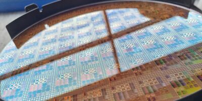 ST prolonge son accord sur les optiques à métasurface