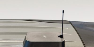 Compact 18-in-1 Antenna for Multi-Network Vehicle Connectivity