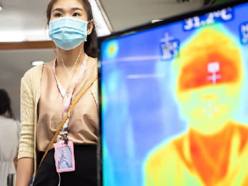 Epidemic Prevention Solutions: Temperature Auto-Sensing Robots use Advantech Wireless Device