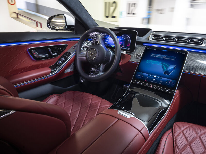 Bosch, Daimler test driverless valet parking via smartphone app