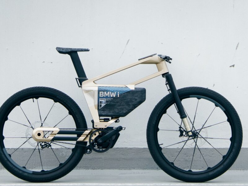 Concept bike closes gap between pedelec and motorbike