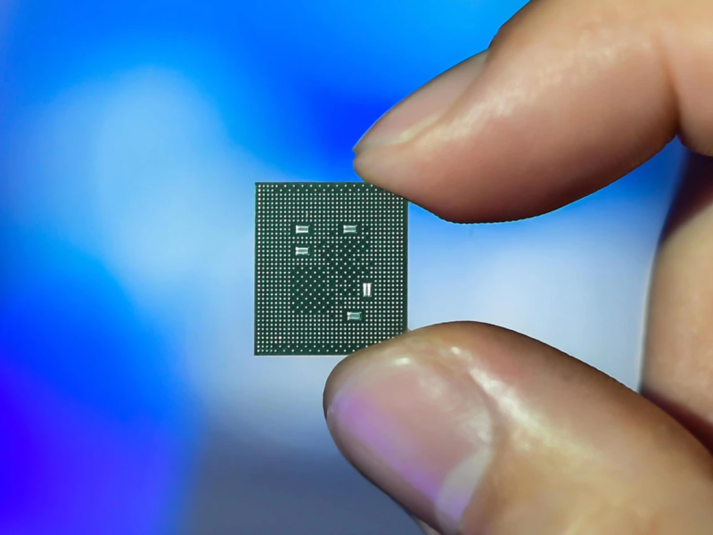 Qualcomm chips targeting cheap smartphones add 5G modem