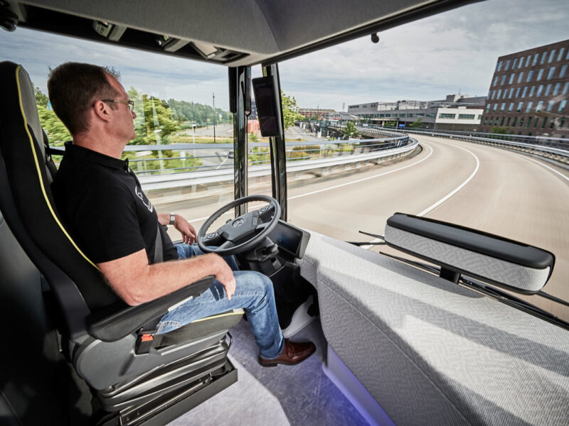 Self-driving city bus masters tunnels, poor road markings