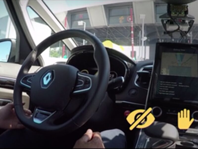Renault lets cars pass toll gates autonomously
