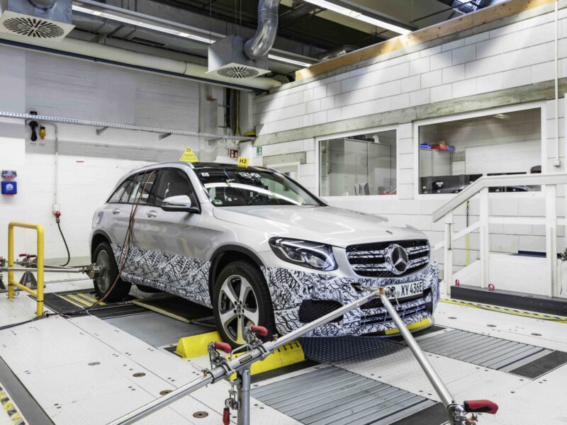 Commercial fuel cell car roll-out imminent, Daimler hints
