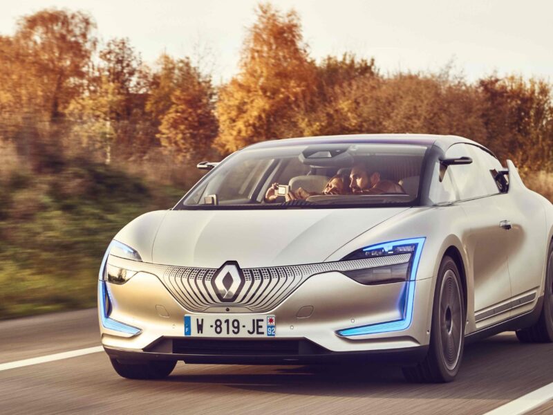 Renault présente Symbioz, voiture tout-electrique et autonomome