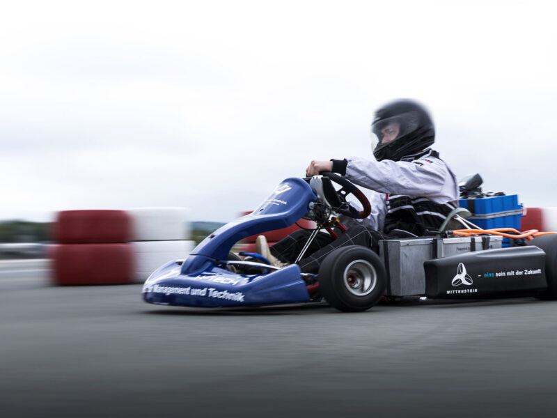 Electric cart stuns speed freaks