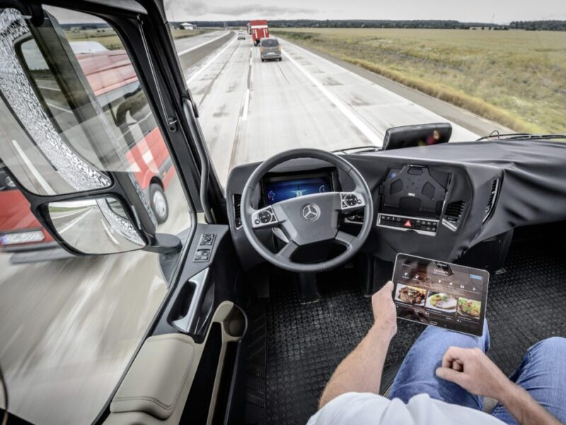 Robot truck concept from Daimler