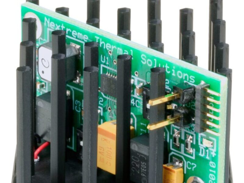 Compact thermoelectric power generator outputs 3.3, 4.1 or 5.0Vdc