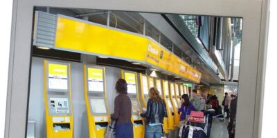 Intel Core i7/i5 processor-equipped 15’’ rugged touch panel computer