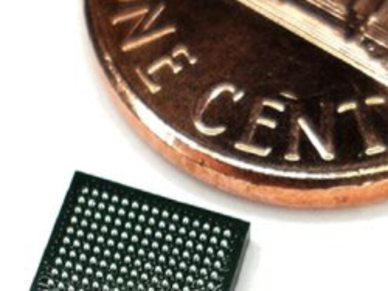 Mobile FPGAs from 640 to 16K logic cells on 40 nm low-power standard CMOS process