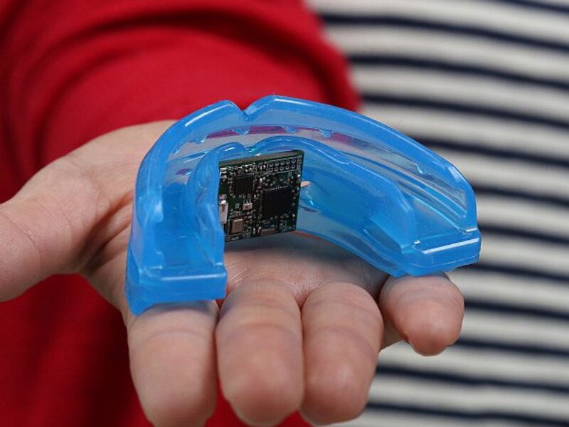 Smart mouth guard monitors health markers in real time
