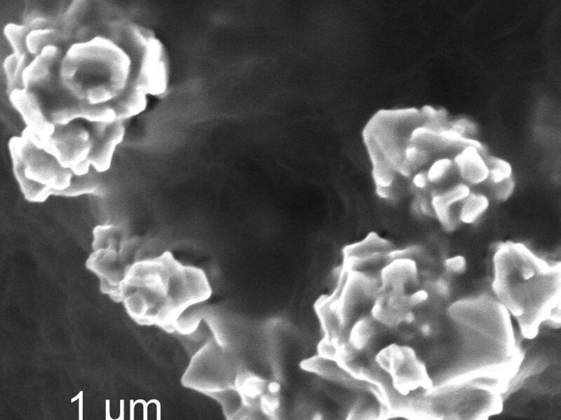 Safer lithium-ion battery shuts down before overheating