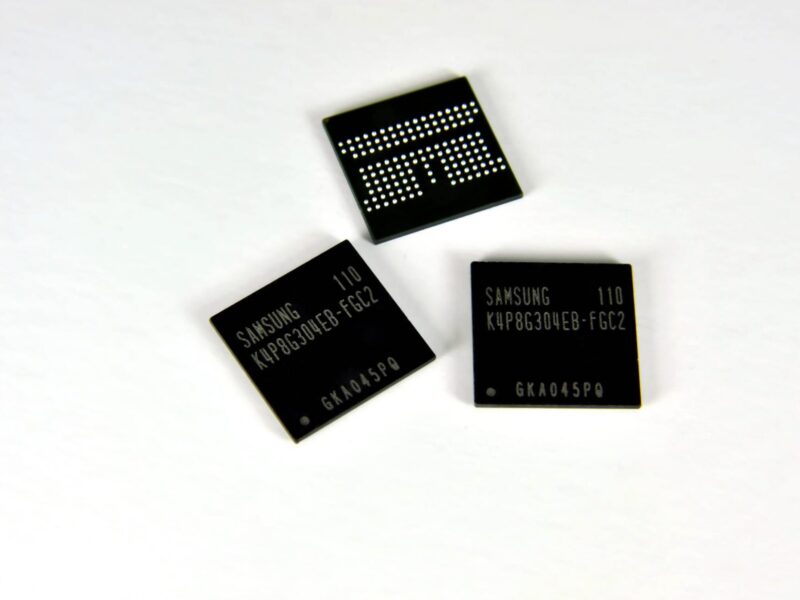 DRAM 4 Gb à gravure de classe 30 nm en production