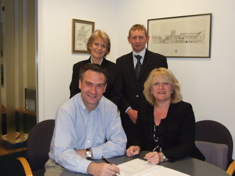 RS signe un contrat de distribution avec EAO