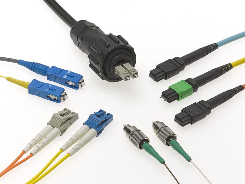 Câbles optiques livrés rapidement en petites et moyennes commandes