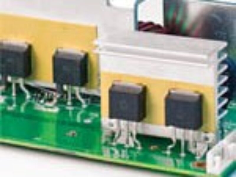 Adhésif thermique absorbant les contraintes mécaniques