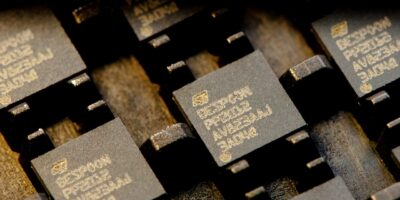 Ultra-wide band radio re-emerges to find role in accurate geo-positioning