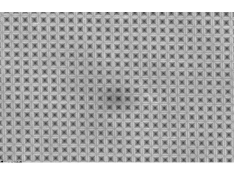 MIT textures silicon surface with inverted pyramids patterns to boost solar cells‘output
