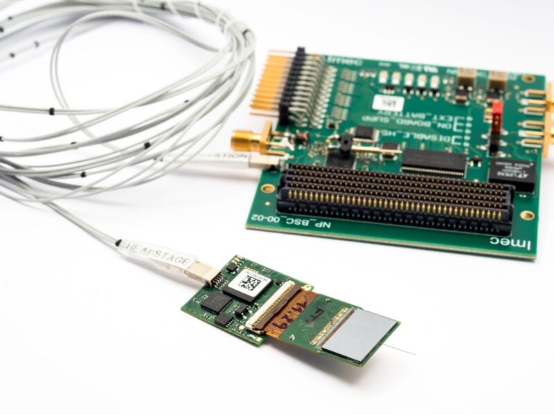 Neural probe needle packs hundreds of electrodes, singles out neurons