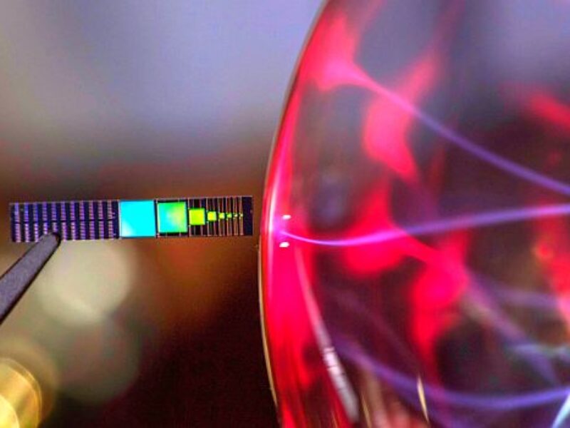 Infrared ‘rectenna’ generates electrical power from waste heat