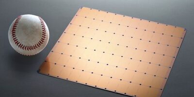 Cerebras met 1200 milliards de transistors sur une puce IA