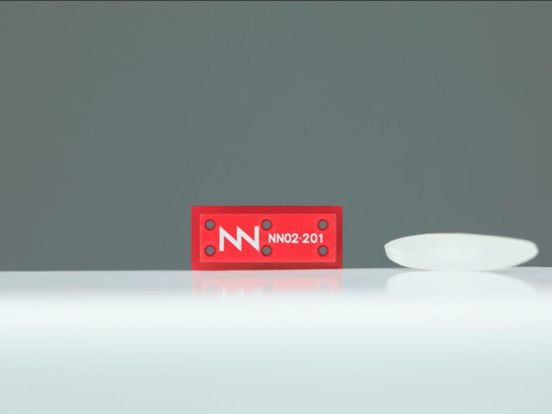 Antenne 5G et IoT multibande de taille d&rsquo;un grain de riz