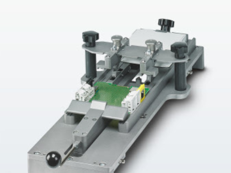 Mounting device for fast final assembly