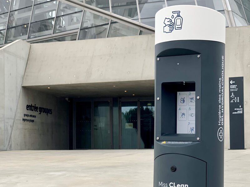 Connected bollard fights Covid-19