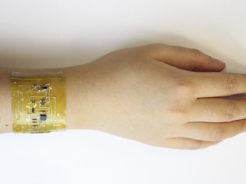Stretchable circuits for wearable e-skin
