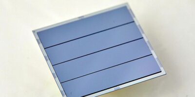 Multi-chip quantum computing processor solves scaling challenges