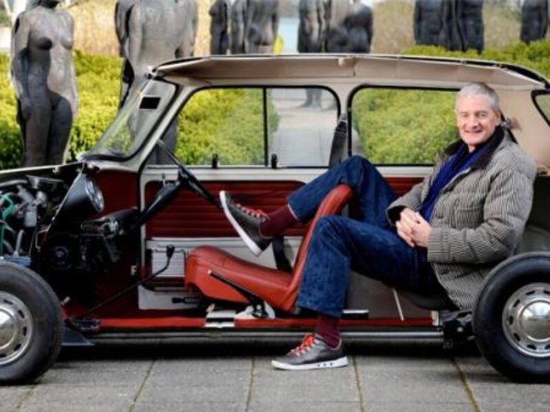 World goes mad for the Apple car again