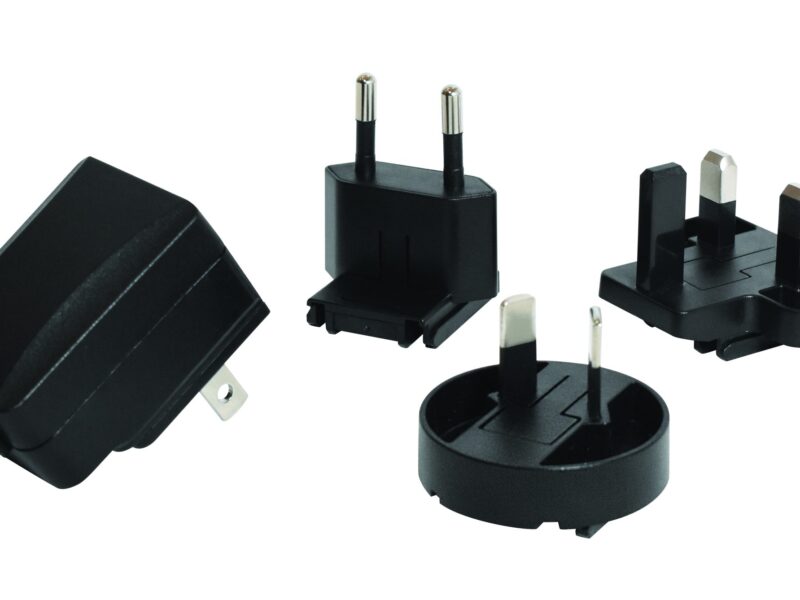 Adaptateur d&rsquo;alimentation 6 W multi-lames avec boîtier ultra-compact