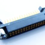 Connecteur MIL 83513 avec fixations captives pour circuits imprimés épais et câbles AWG24