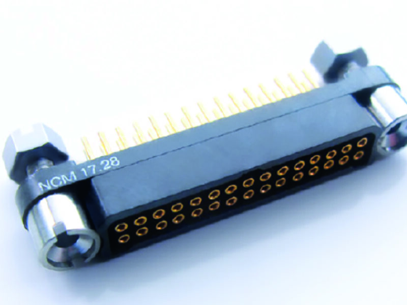 Connecteur MIL 83513 avec fixations captives pour circuits imprimés épais et câbles AWG24