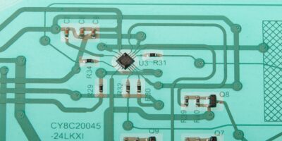 Circuits électroniques souples à pistes ultrafines à base d’argent