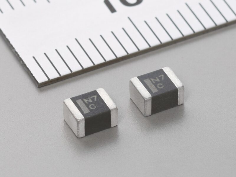 Première mondiale : un condensateur en aluminium polymère en boîtier B