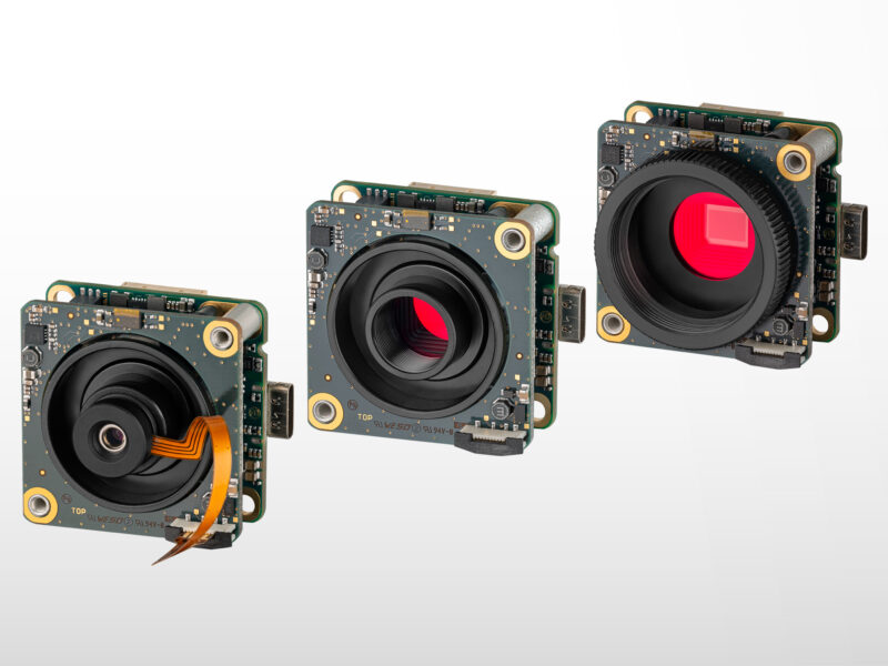 Caméras-carte avec mise au point automatique