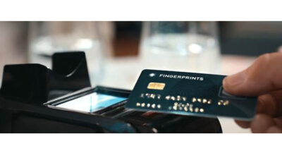 Biometric authentication is in secure element on payment card