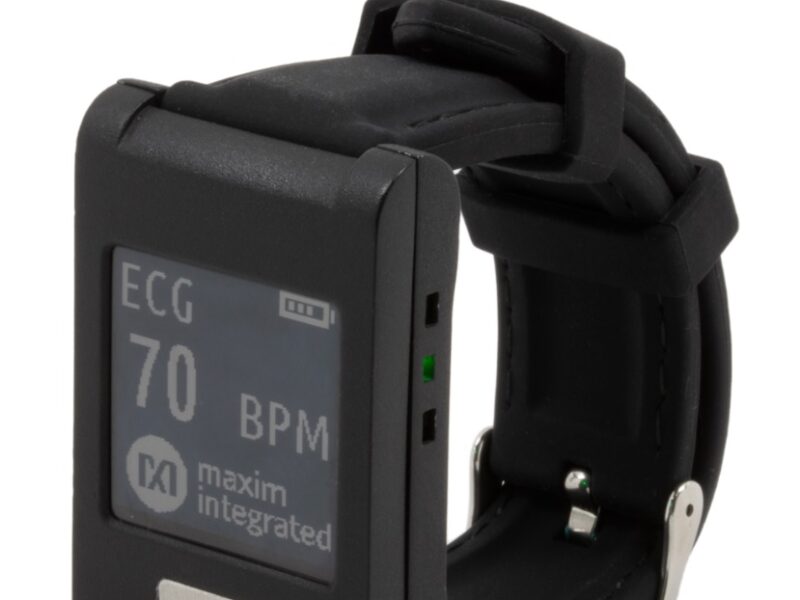 Wrist-worn platform for ECG, heart rate and temperature monitoring