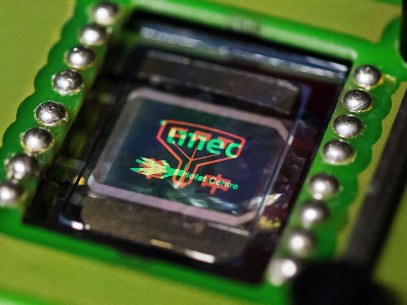 Photolithography-patterned OLEDs could break 10kppi barrier, says imec