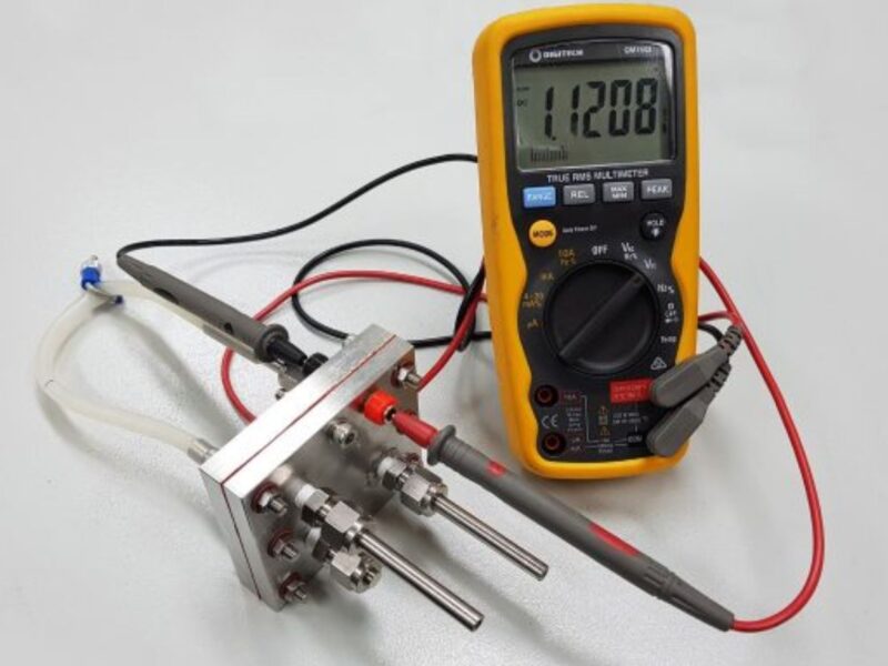 Prototype proton battery combines carbon electrode with hydrogen fuel cell