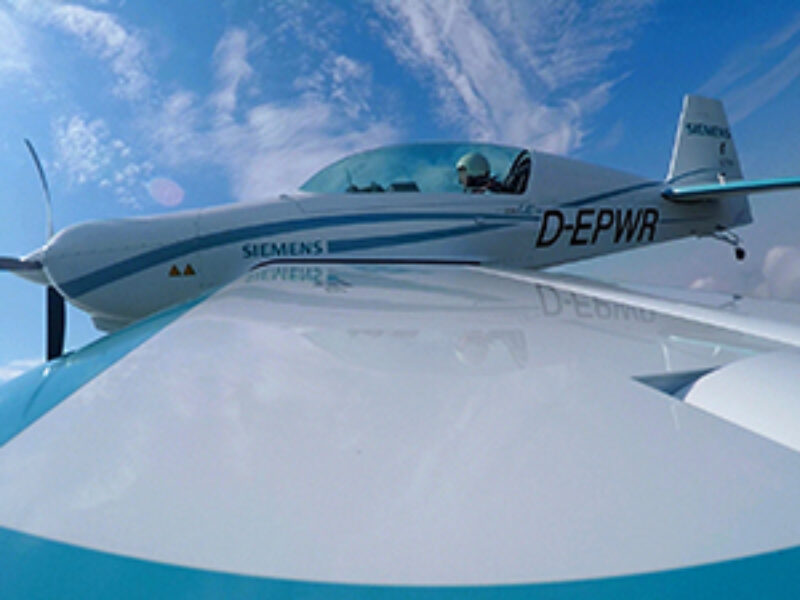 Siemens sells electric aircraft propulsion business to Rolls-Royce
