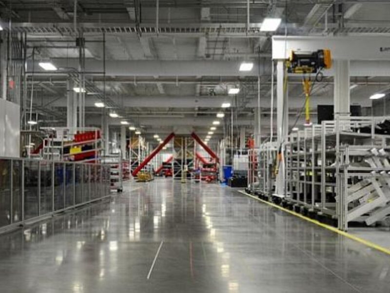 La Gigafactory de Tesla pour la production de batterie lithium-ion