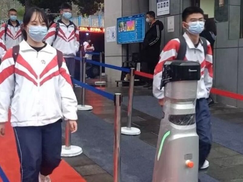 Smart Patrol Robots fight Covid-19